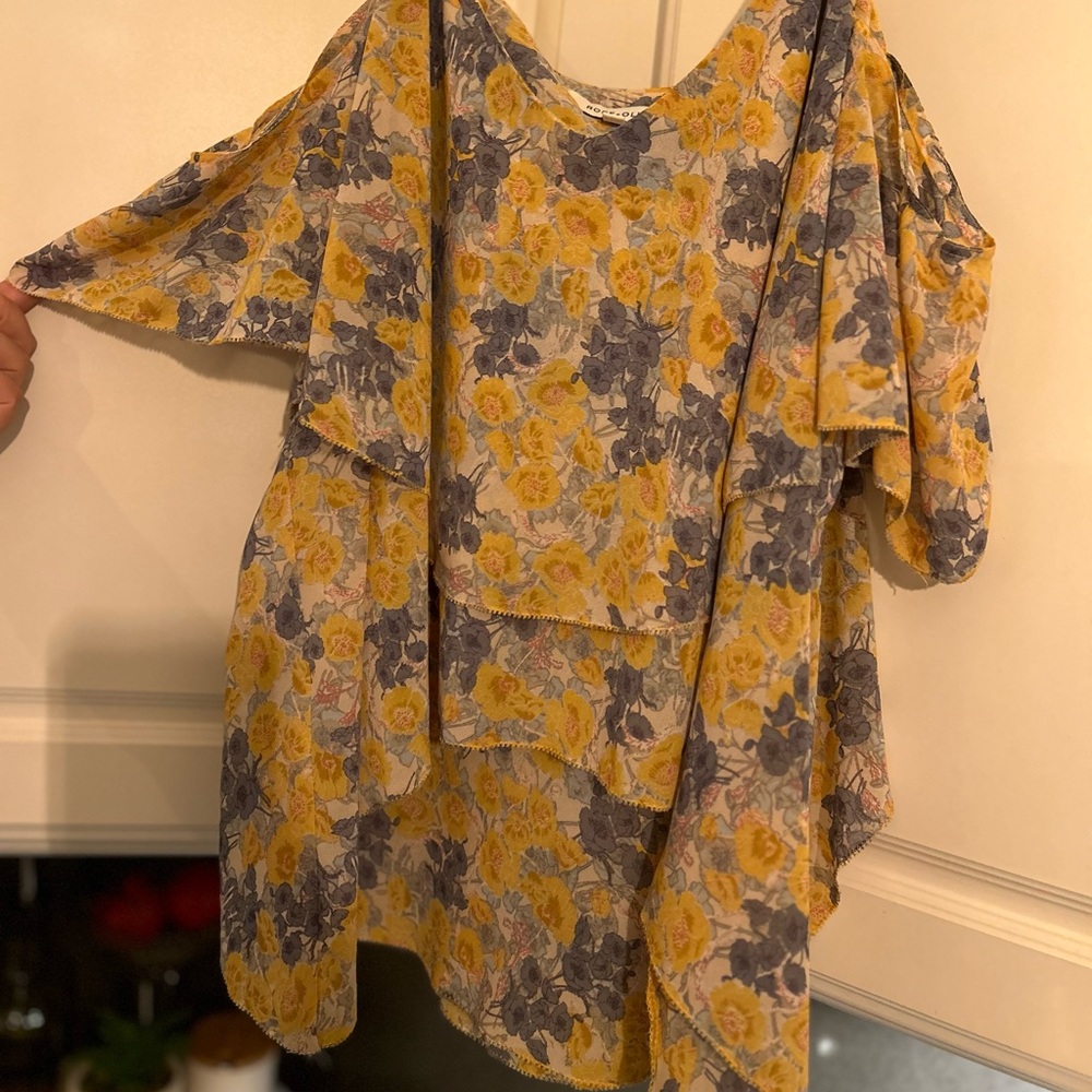 Spring/Summer Blouse - Picture 5 of 5